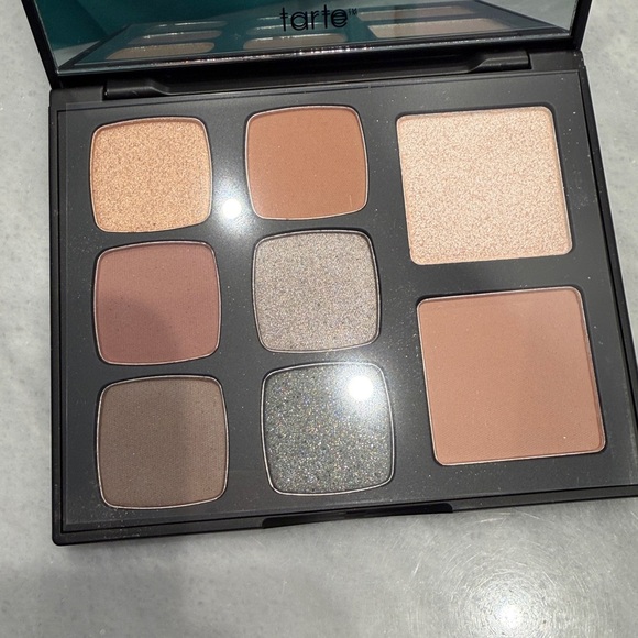 NEW Tarte Maneater Palette with Gold Leopard Design - Picture 2 of 3